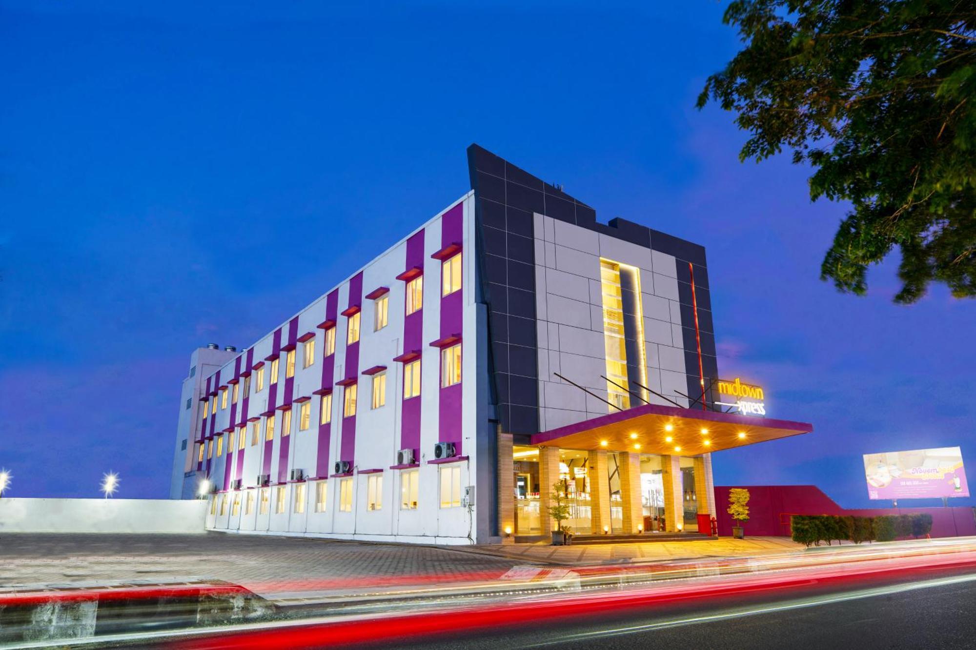 Midtown Xpress Sampit - Kalimantan Tengah Luaran gambar