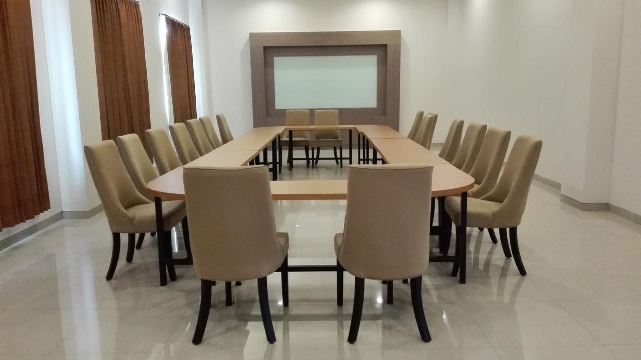 Midtown Xpress Sampit - Kalimantan Tengah Luaran gambar