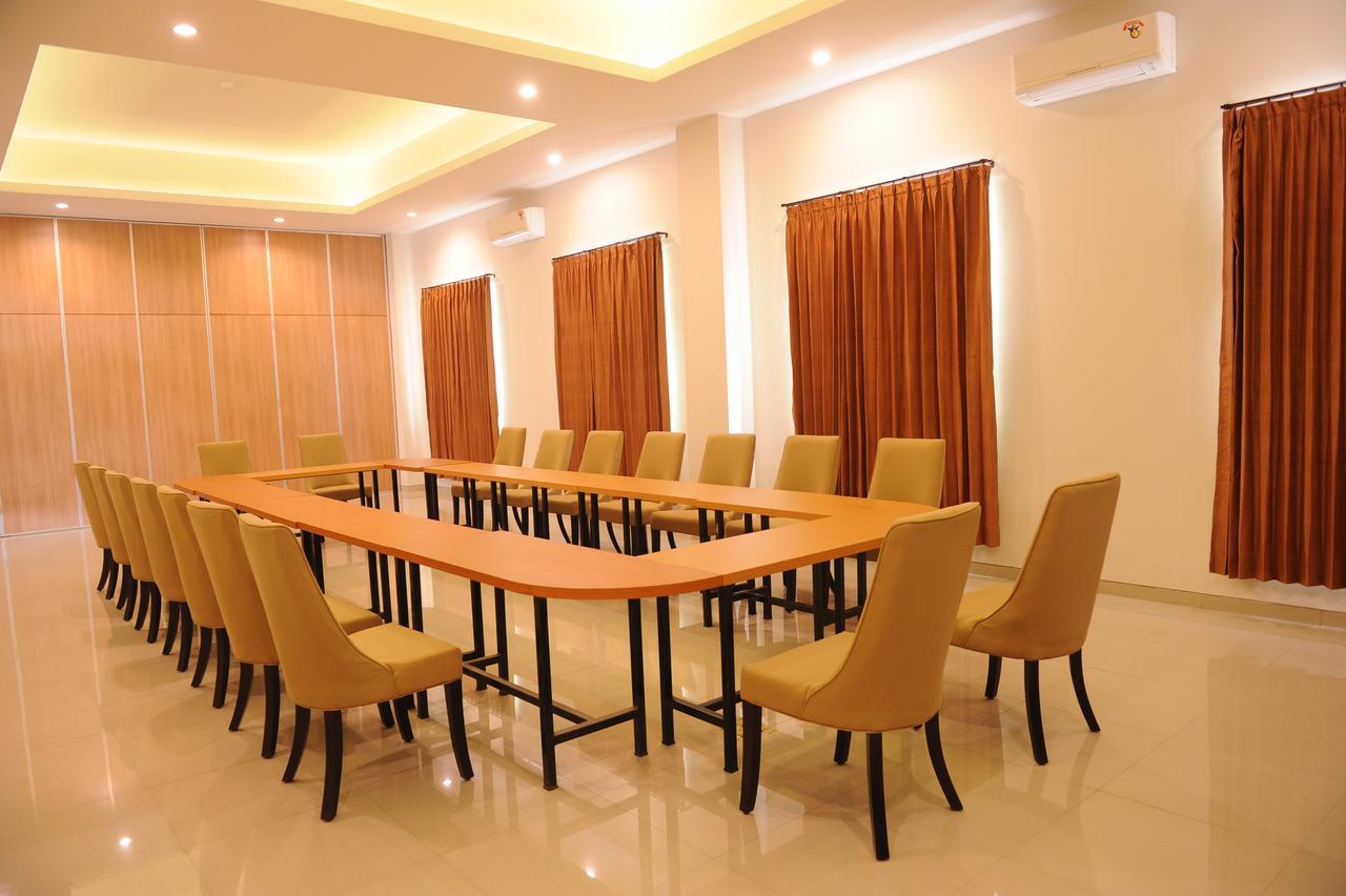 Midtown Xpress Sampit - Kalimantan Tengah Luaran gambar