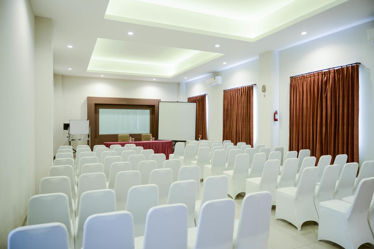 Midtown Xpress Sampit - Kalimantan Tengah Luaran gambar