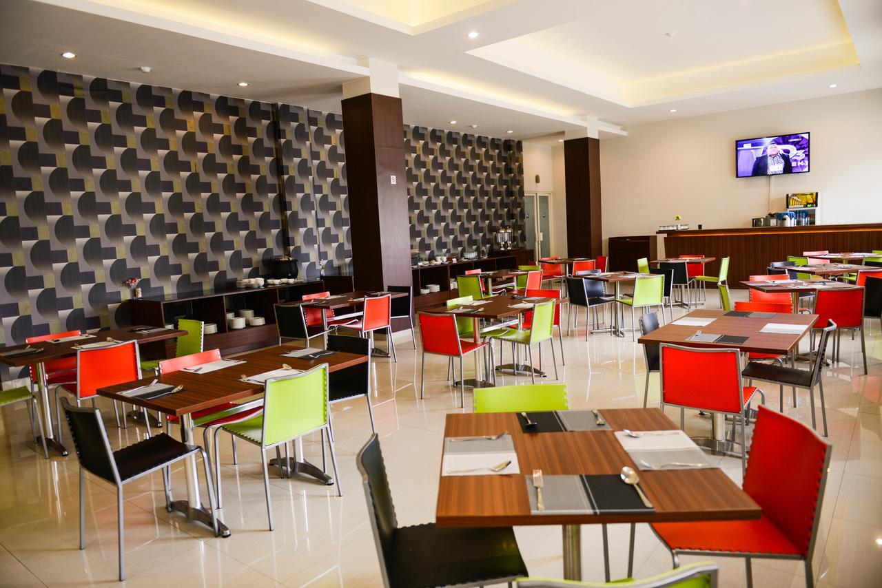 Midtown Xpress Sampit - Kalimantan Tengah Luaran gambar